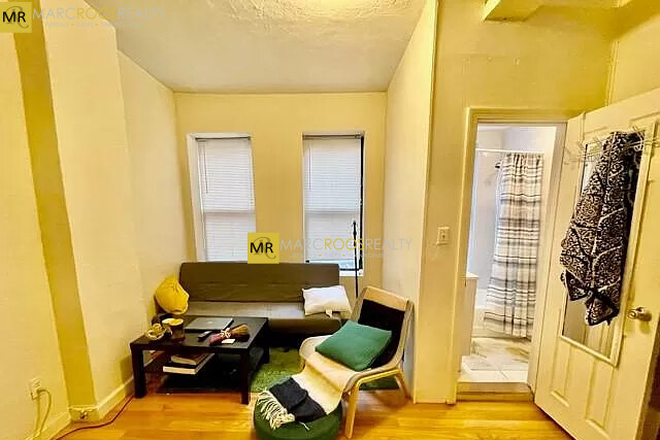 Call NOW for showings! 617-236-8550 - CHARTER STREET - NORTH END 2 BED W/ LAUNDRY IN THE BUILDING! *AVAIL NOW!* Apartments