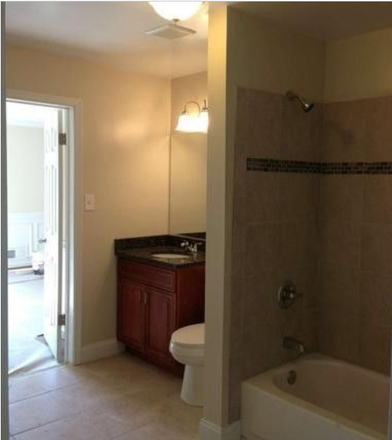 Master Bath - Single family house in a quiet neighborhood