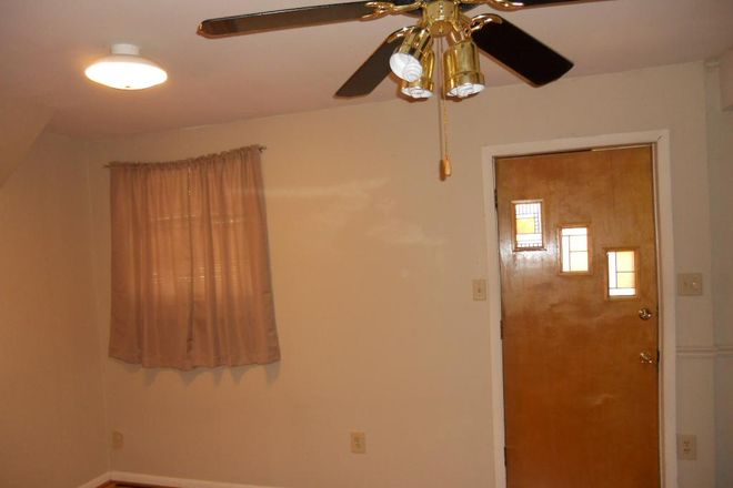 Entrance - Studio Apt for one renter