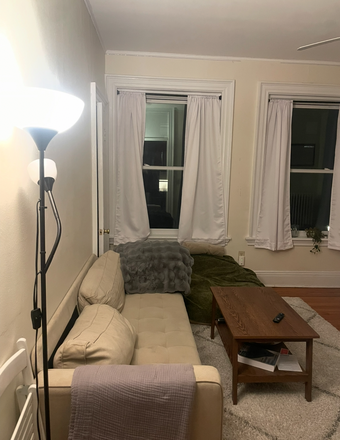 Living Room - Shared Room Near Campus - 5 Min Walk, Spring Semester and/or Summer 2026 Sublet Apartments