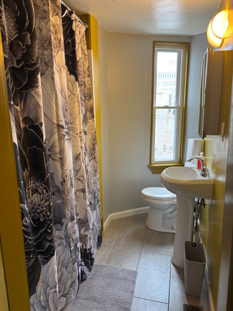 3rd Floor Community Bathroom - Chez’ Benee’ Townhome
