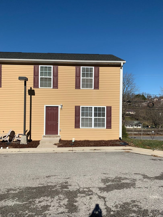  - 3 Bedroom 2.5 Bath Townhouse