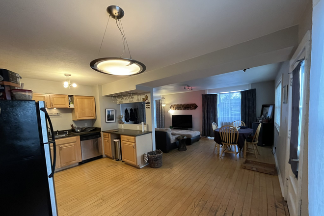 Corner left of front door - Upstairs room in a 2 unit house on the corner of Folsom & Mapleton Ave.