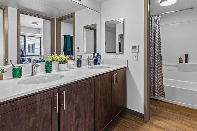 Bathroom - Chestnut Square - Relet available for Undergrad and Graduate students Apartments