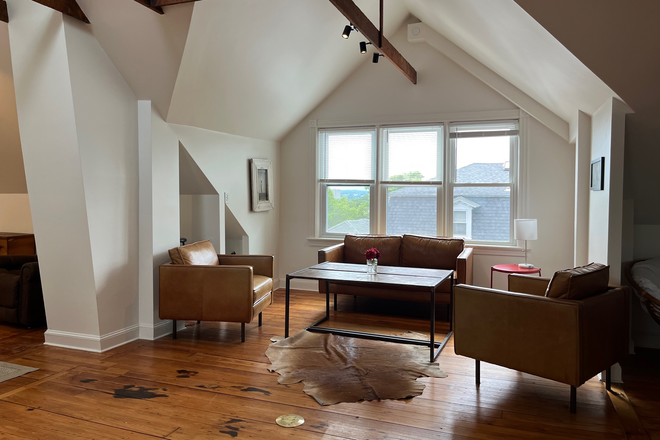 West facing windows - Spacious Luxury