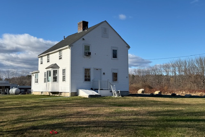 Exterior - 22 N. Maple St Hadley! Close to everything! House