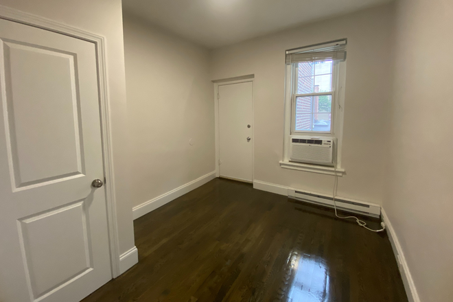 . - Newly Renovated 3bed with laundry IN-UNIT *no broker fee* Apartments
