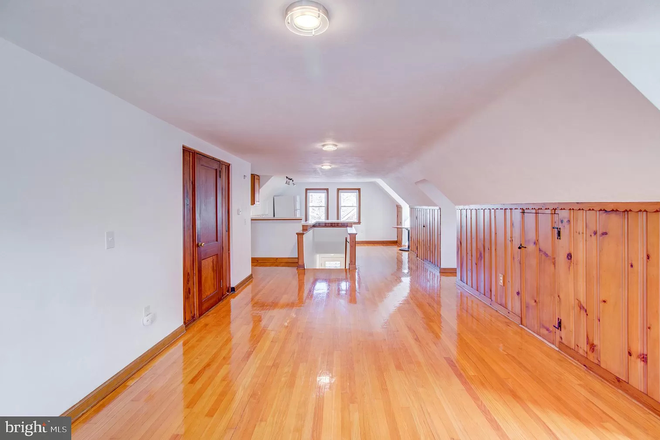 Living Room - 1BR apt-Alexander Rd-Princeton