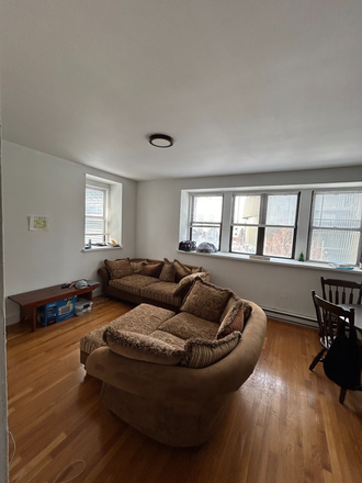 Living room - Large 4 Bed Available 9/1/25! *CONTACT NOAH 603-470-8181* Apartments