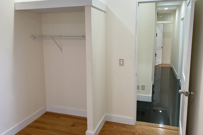 Bedroom - 4 Bed on Hemenway St - Close to Campus - Available 9/1/26 Apartments