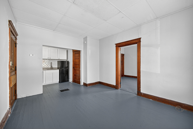 Entryway - 2339 Rohs St