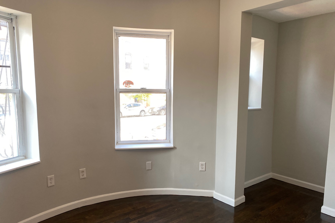 Living Space - 2 Bedroom - Columbus Ave, Boston.