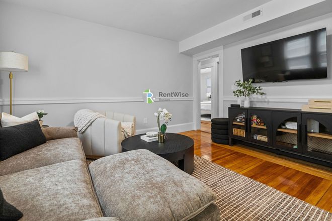 1 - Gorgeous 7 Bed 3 Bath | Laundry in Unit | No Broker Fee Apartments