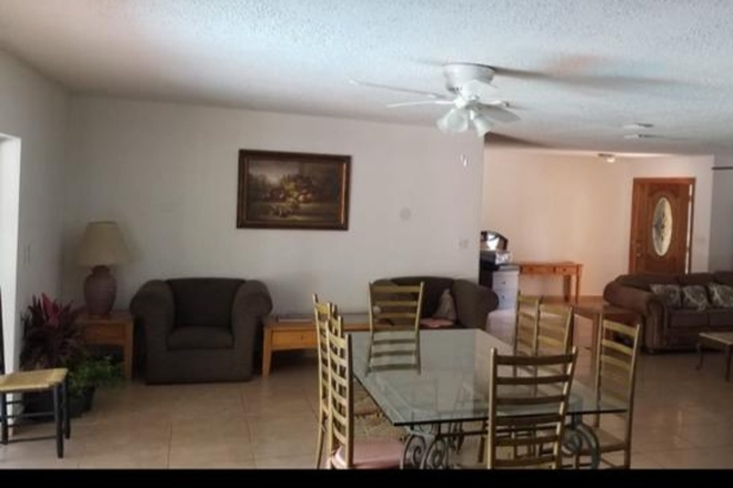 dining area - 6 Bedroom 3 Bath Pool home - Furnished