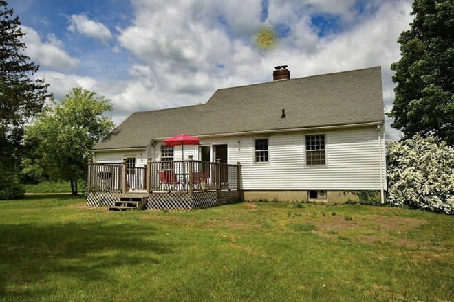Back Of House - 3 Bedroom 1 Bathroom House 1 car garage