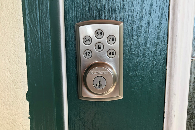 Front door keypad lock - Waterford Trails 5/2 Home UCF Valencia Students