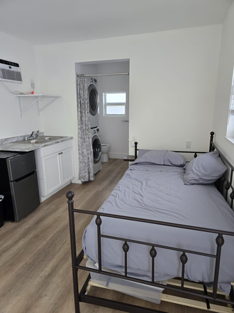 trundle day bed, - Perfect for student! Quiet Efficiency back unit with private entrance