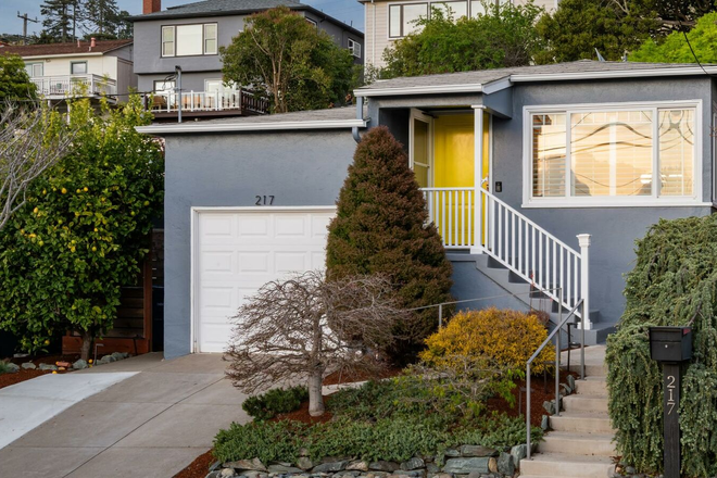 Exterior - Updated home in Kensington, 10 minutes to Cal