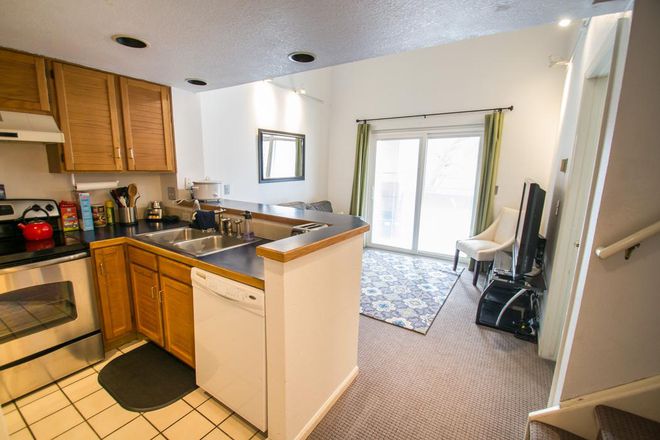 935 Broadway St. #203 - 935 Broadway St. #203 Apartments