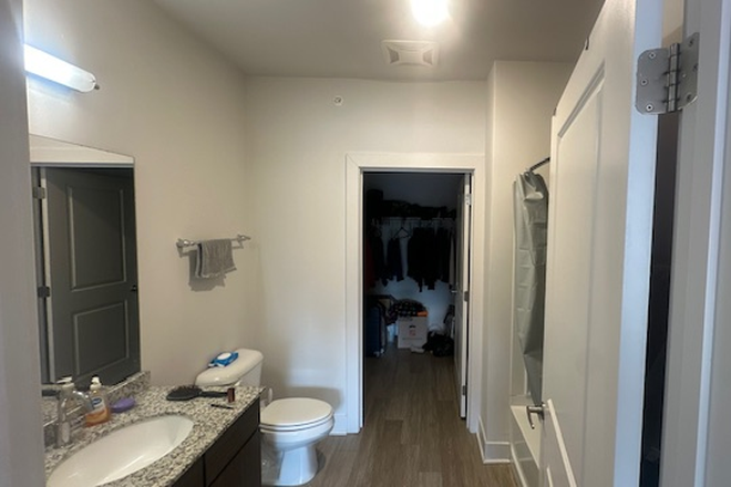 Bathroom - Spacious Eden Bedroom for Summer Apartments