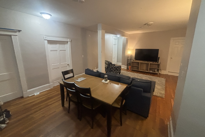 Full Living Space View - 3 Bedroom Apartment on Comm Ave, Close to campus