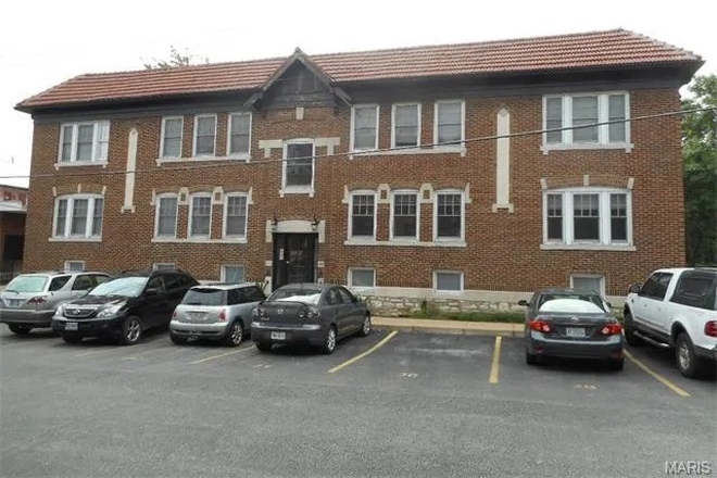Front of Building - Updated 2 Bedroom/1 Bath with in unit W/D! Condo