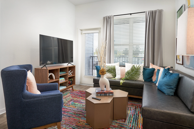 Living room - 1 Bed/1 Bath in a 4x4 available in August Apartments
