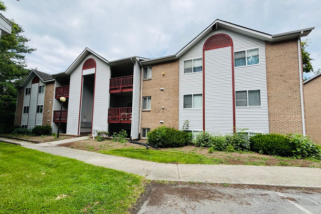  - 4 bedroom 2 bath Third Floor Condo (rented as a 3 Bedroom 2 bath with a Den/Office