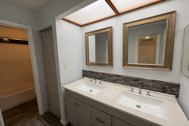 Bathroom (2nd floor)-1 - Updated 2BR/2BA Condo – Walk to USF!