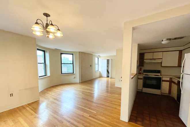 Livingroom - GAINSBOROUGH ST  2 BED IN UNIT LAUNDRY SEPTEMBER 1ST Condo