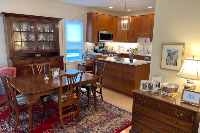 Dining area - Sunlit Pristine One Bedroom Apartment/Office/Deck in Kendall Square