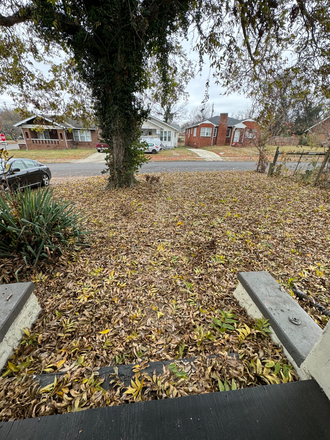 Front - $550 private room in shared housing House