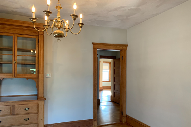 Dining room - 3 Bd Apartment, 10 min walk to Tufts, with front and back porch, and storage in basement