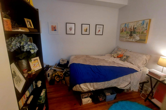 Bedroom - Cozy Bedroom with Ensuite Bath Townhome