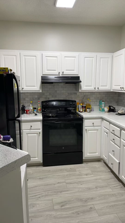 Kitchen - Chandler at the University Tower