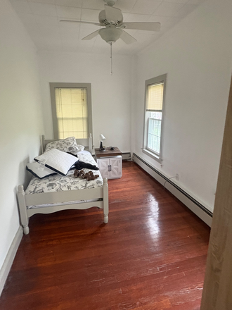 Bedroom - Lease Takeover