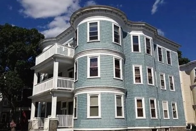 Outside view of apartment - Renovated apartment