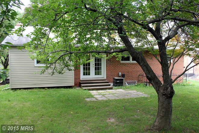 Rear View - Gorgeous 5BR/3BA SFH close to UMCP (College Park Woods) House