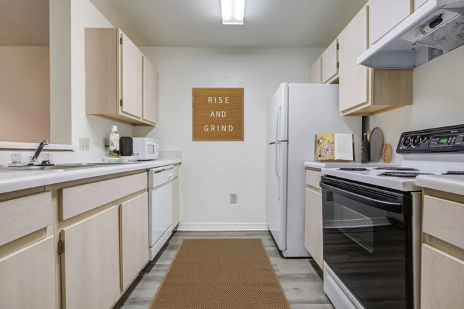kitchen - Chapel Ridge Apartments Private room and bath