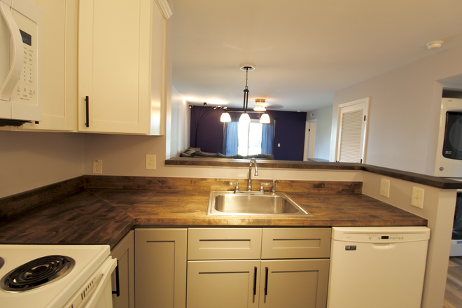 Kitchen - 2 bedroom 2 bath Furnished Condo in Popular Hunters Ridge! Preleasing for 25/26 School year!