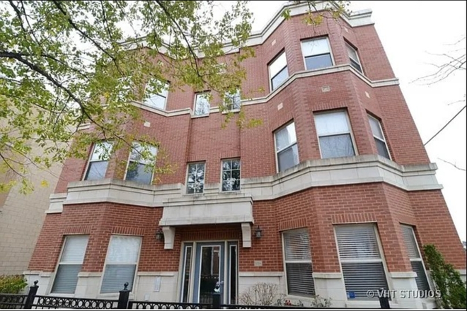 Outside Street View - Single bedroom in 3 bed 2 bath apt (preferred female roommate)