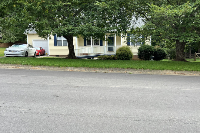 1_House_Streetview - Furnished Room in N. Durham house:  Quiet—Safe—Private bath—Duke Regional 4.9mi & Duke Univ Hosp 6mi