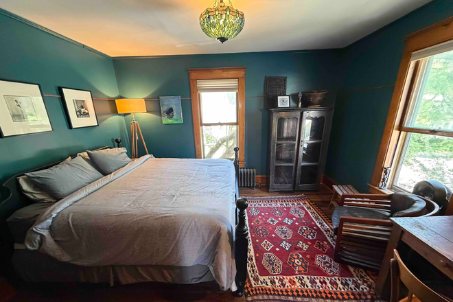 Blue bedroom - Private Room in 3 person living collective House