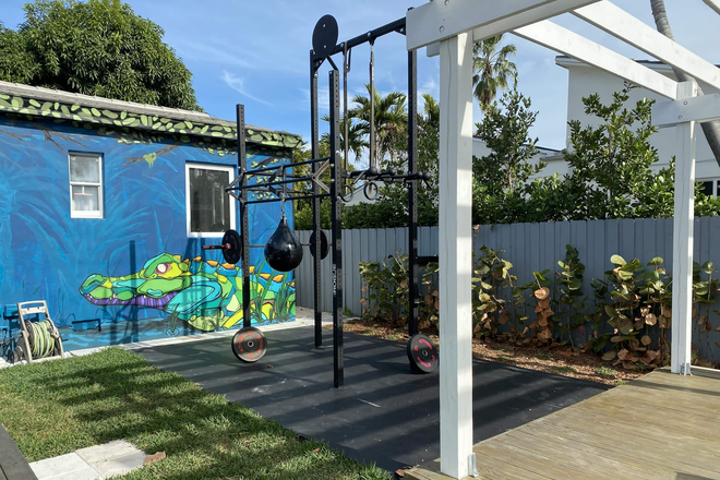 private gym - Private Studio House