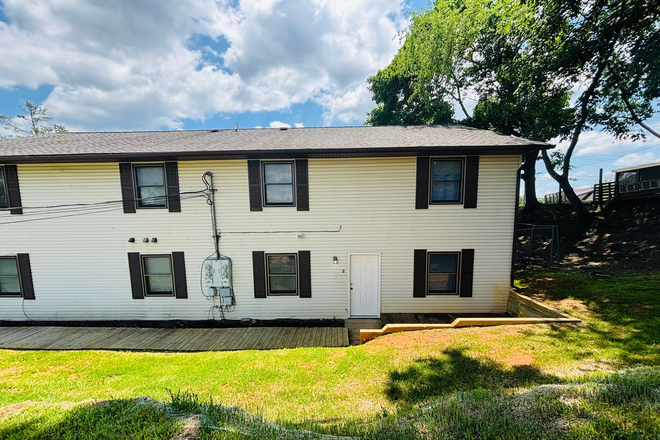  - 2 Bedroom, 1 Bath Apartment
