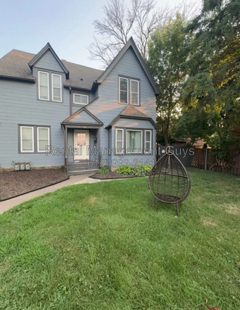 . - Very Nice 2 Bed 1 Bath on Quiet Saint Paul Street!