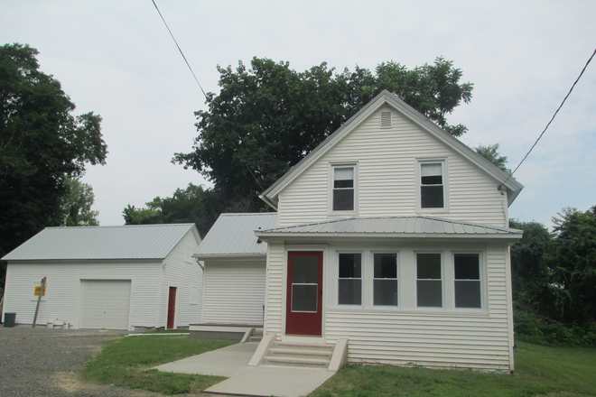 Front of Home- All season Porch and Main Entrance - 4BR House on Bike Path, <5 min to UMASS and includes LAWN/SNOW/TRASH/WATER