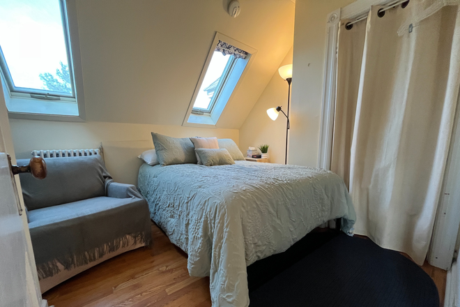 Bedroom 2 - Full Bed - Furnished 2BR apt-N.Tulane St-Princeton