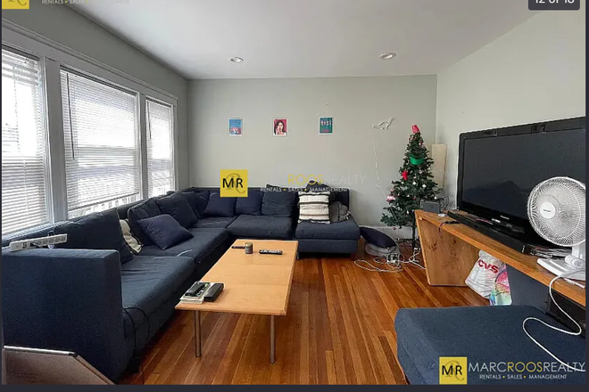 Living room - 5 bed 2 bath near Tufts campus. Duplex