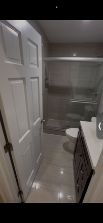 shared bathroom - Amazing apartment